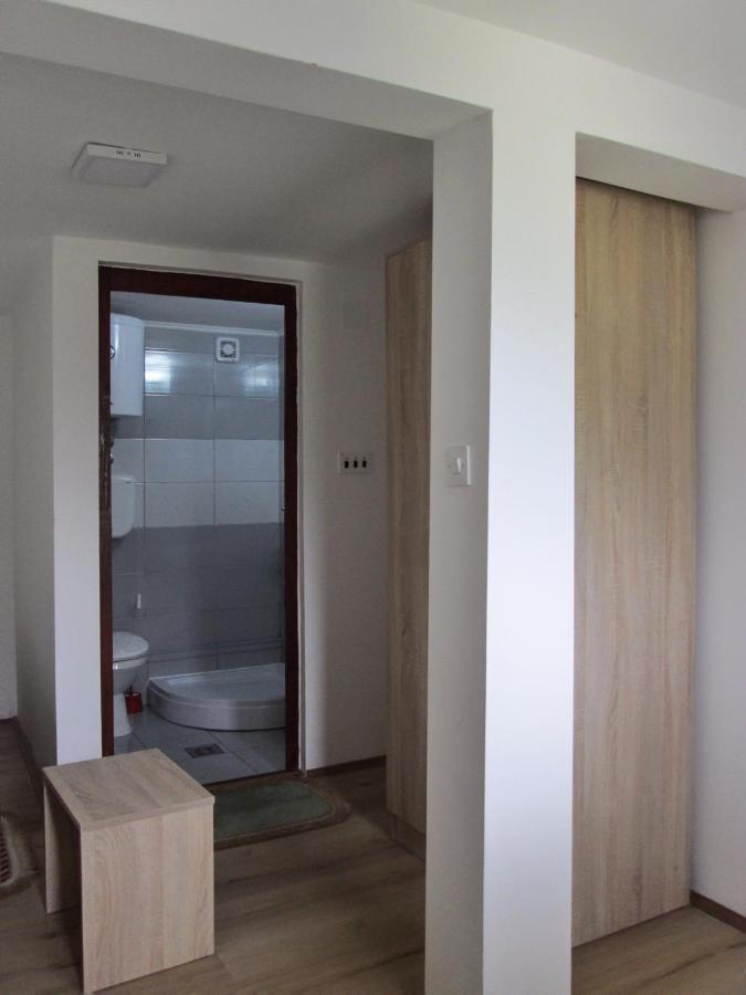 Guesthouse Mirkovic ปลูชิเน ภายนอก รูปภาพ