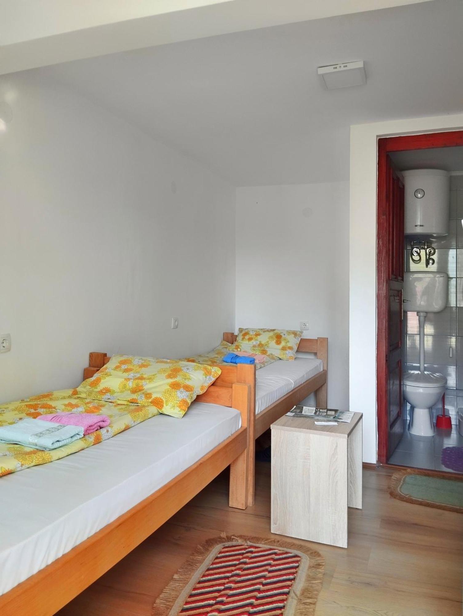 Guesthouse Mirkovic ปลูชิเน ภายนอก รูปภาพ