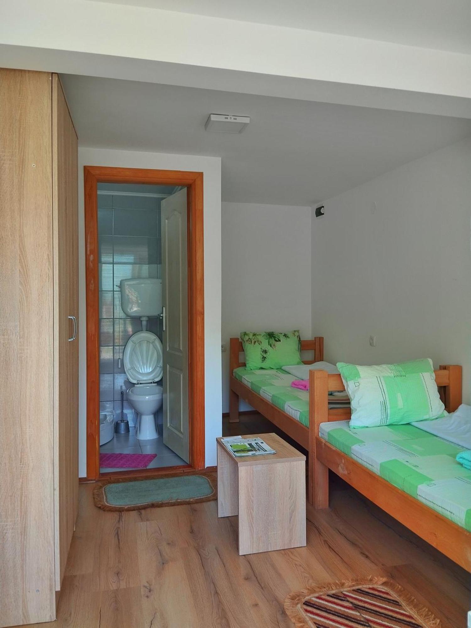 Guesthouse Mirkovic ปลูชิเน ภายนอก รูปภาพ