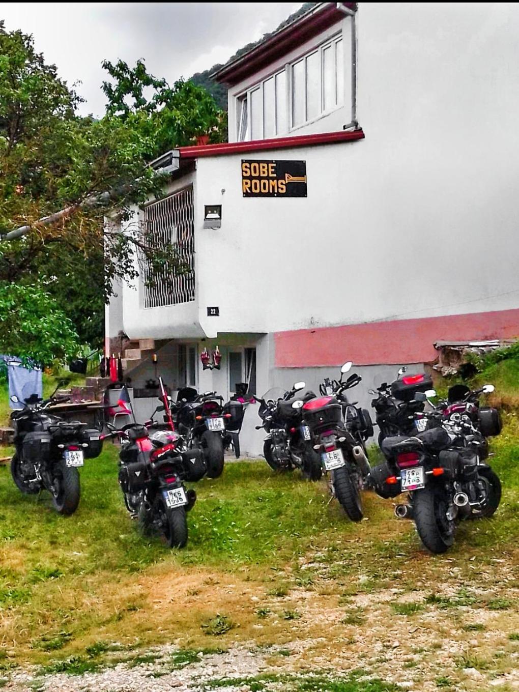 Guesthouse Mirkovic ปลูชิเน ภายนอก รูปภาพ